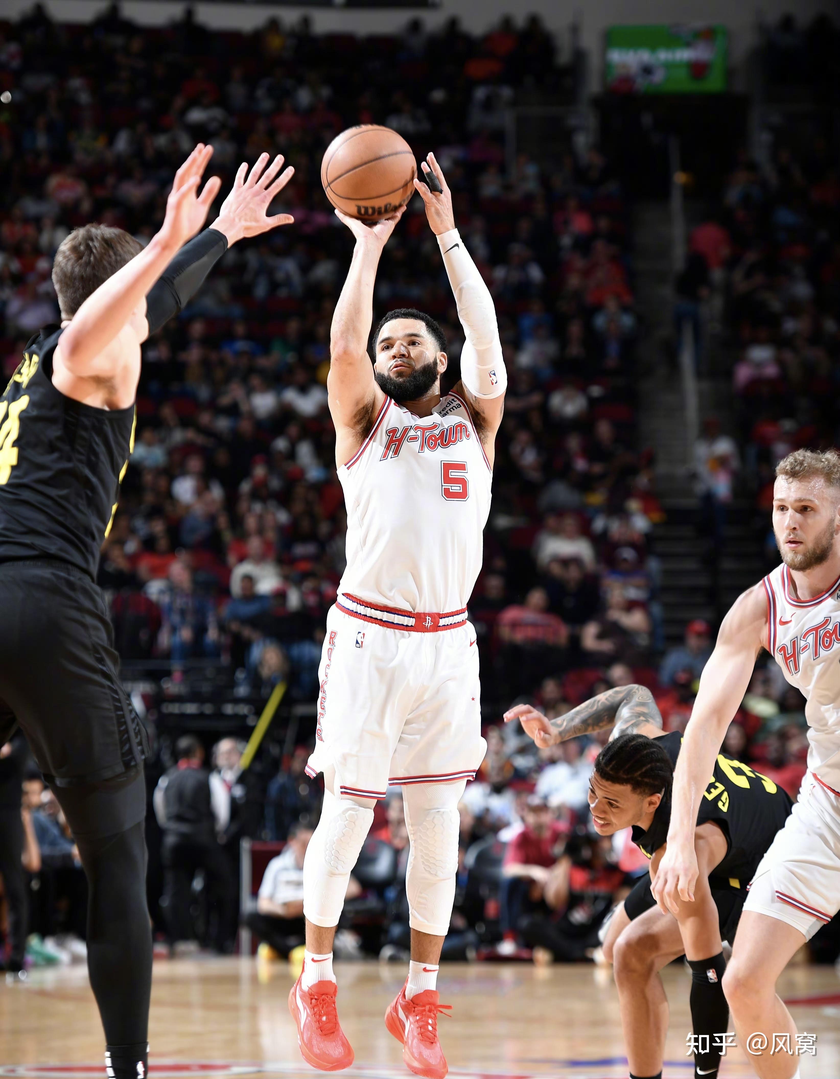 开云体育官网-犹他爵士转会期内部沟通冲刺阶段洛杉矶快船调整名单以备中超，休斯敦火箭围绕CBA常规赛篮板制胜都惊呆了