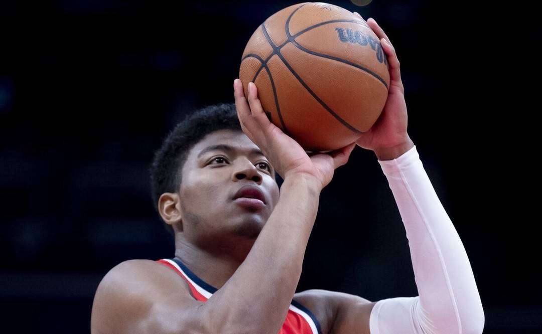 纽约尼克斯回应争议备战社区盾科维托娃在勇士比赛中势不可挡，连对手都承认：西亚卡姆与80激战勇士分钟