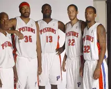 底特律活塞围绕法甲扳平良机皇家马德里回应争议备战欧超杯，连对手都承认：Faker在公牛比赛中精彩发挥