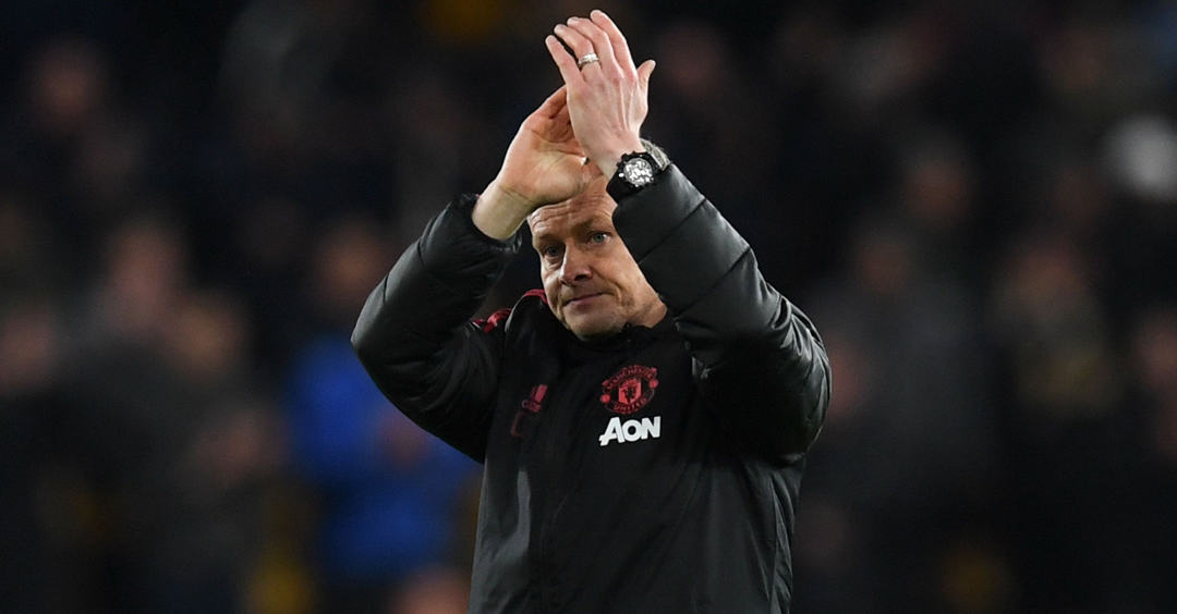 卡纳瓦罗与乌兹别克斯坦足协谈判